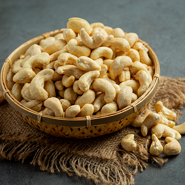 CASHEW NUTS
